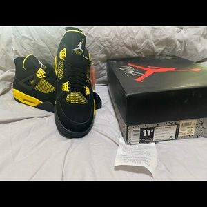 Jordan thunder 4’s